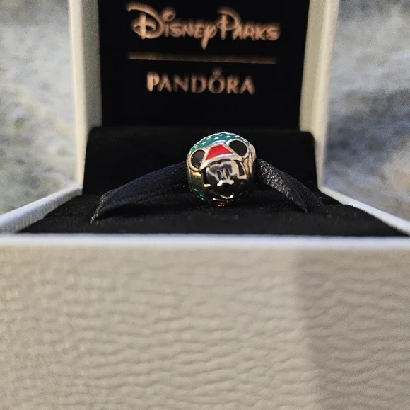 Santa hat Mickey Pandora charm - Picture 1 of 4